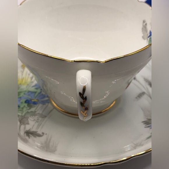 1945-1966 Shelley 20136 Fine Bone China Teacup & Saucer, Scalloped, Wildflowers - Picture 3 of 10